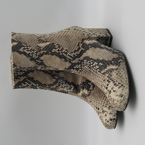 1690- Free People Cecile Ankle Boots Made In Portugal Size 5 NWT - Picture 2 of 9